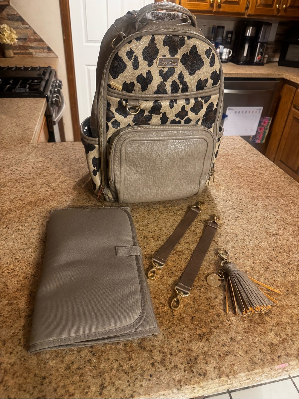 Itzy Ritzy Boss Plus Diaper Bag in fabulous Leopard Print!